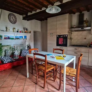 Con Due Matrimoniali Nel Centro Di Appartamento Roccatederighi